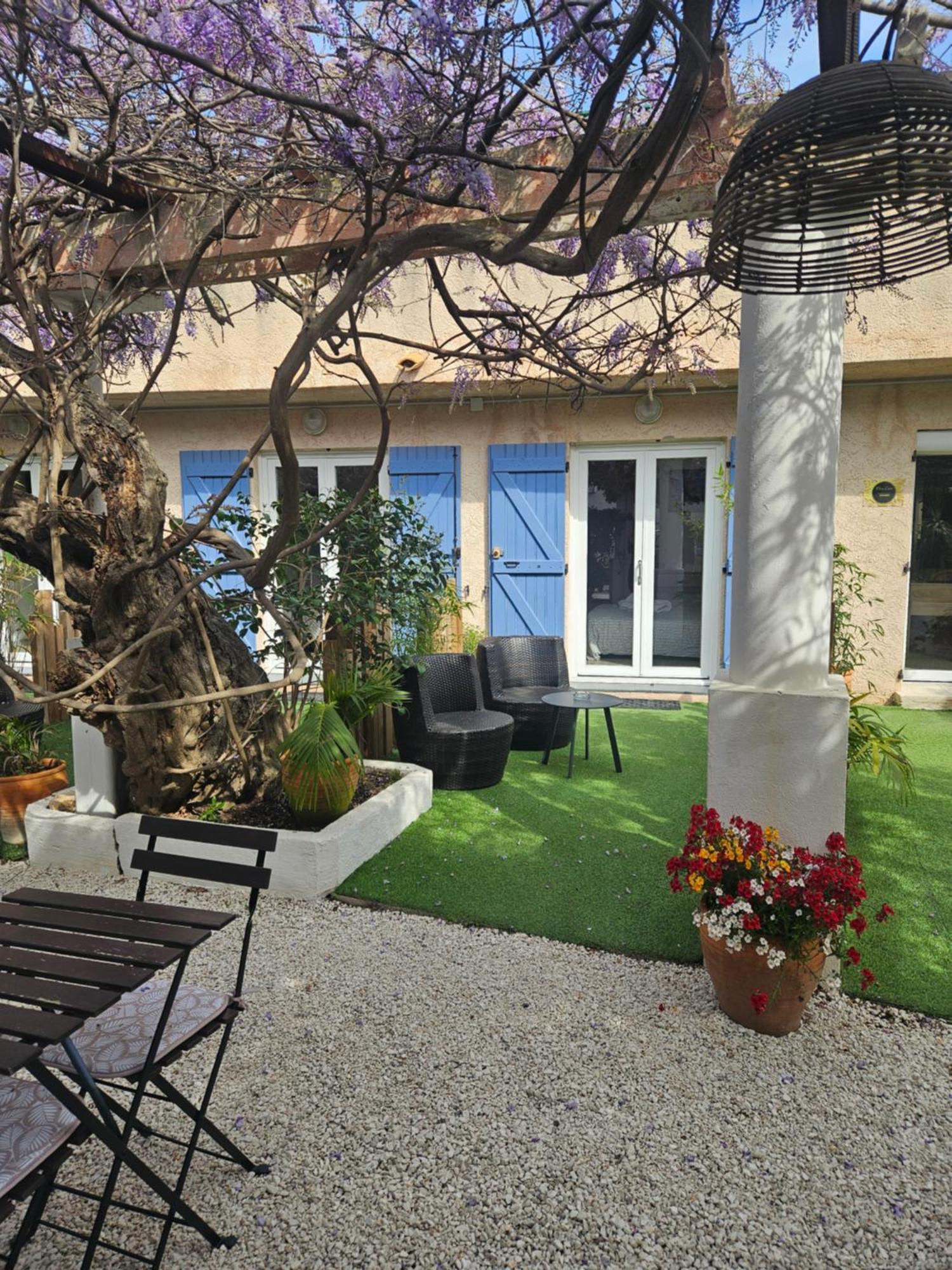 Hotel Chez Louis Les Issambres Esterno foto